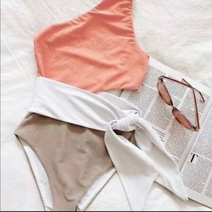 NWOT Side cutout one piece swimsuit